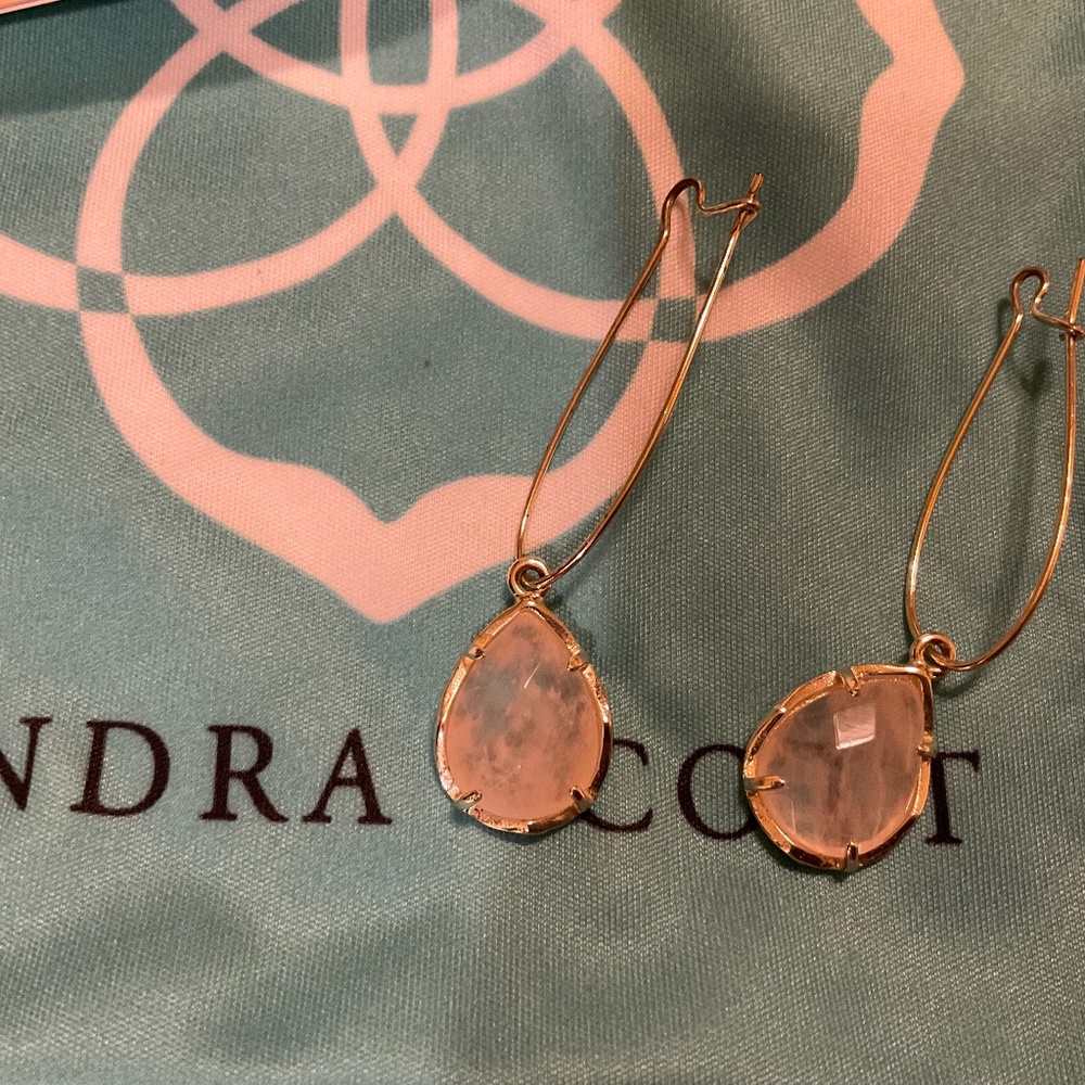 KENDRA SCOTT DEE PINK QUARTZ EARRINGS